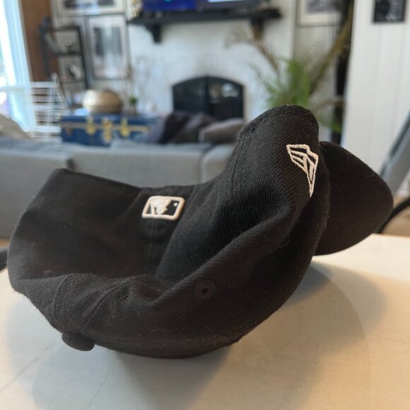 NEW ERA 5950 59FIFTY OFFICIAL NEW YORK YANKEES BLACK WHITE 7 1/8 LAURENT VUITTON - Picture 4 of 4